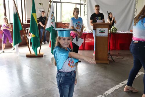 Secretaria de Educação e Cultura da Prefeitura de Cândido de Abreu realiza formatura da educação infantil 
