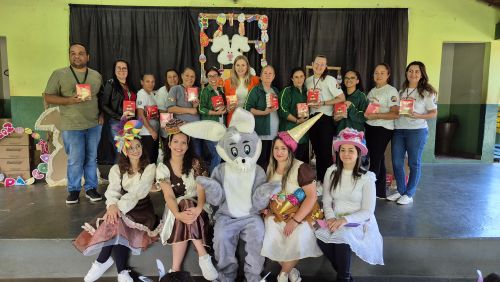 Prefeitura de Ivaiporã celebra Páscoa com entrega de chocolate a crianças, jovens e idosos