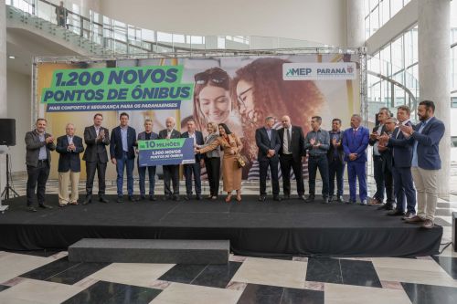 SANTA LÚCIA É CONTEMPLADA COM ABRIGOS DE ÔNIBUS
